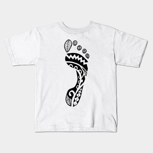 Maori footprint Kids T-Shirt by Lycane